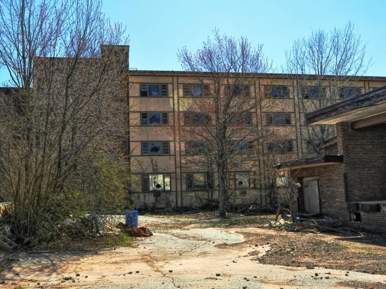 Managing User Satisfaction: Techniques for Maintaining Contentment During System Malfunctions