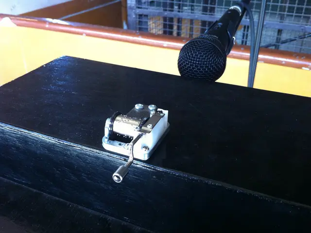 Unlocking the Silence: A Detailed Guide on Enabling Icom HM-133 Microphone