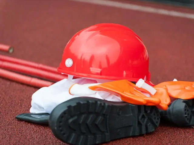 Future of cycling safety may lie in inflatable helmets, proposes inventor