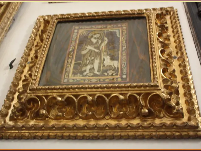 Gold exhibits an unusual resistance to melting, maintaining its solid state even after being heated...