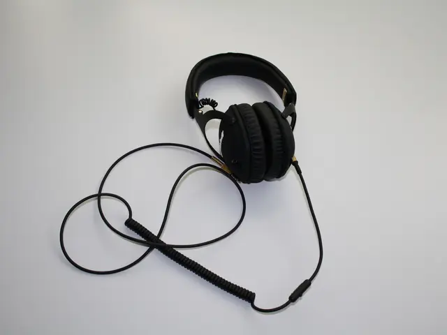 Review of AVID WonderEars AP-400 Educational Headset by Edtech