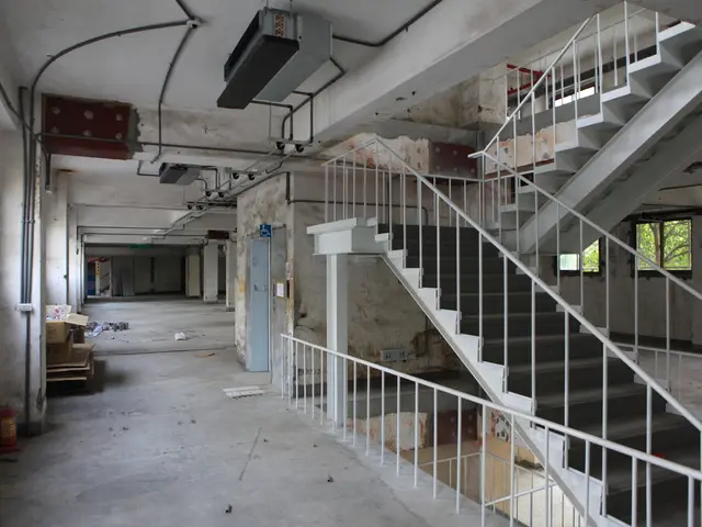 Programming Constructs: C's Approach to Function Scope and Variable Visibility