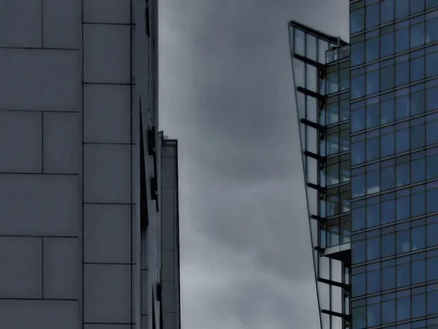 Navigating and Resolving 7 Cybersecurity Hurdles in Blended Cloud Configurations