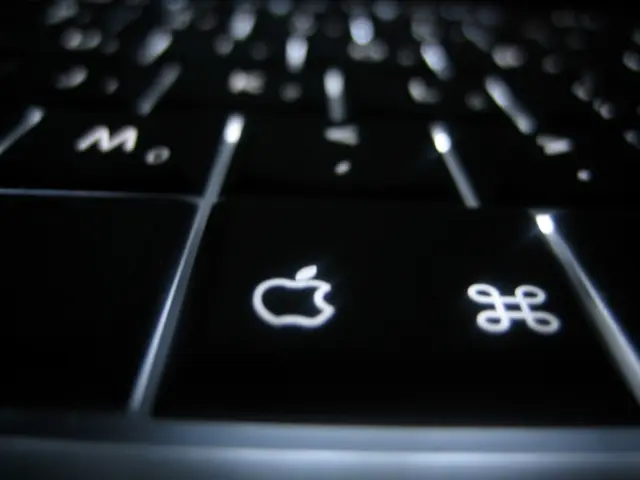 Examining the Keychron K8 HE Special Edition: A retro-inspired keyboard featuring magnetic design...