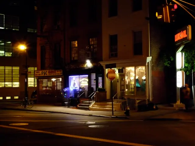 Report: Close to Half of Households Possess Fiber-optic Internet